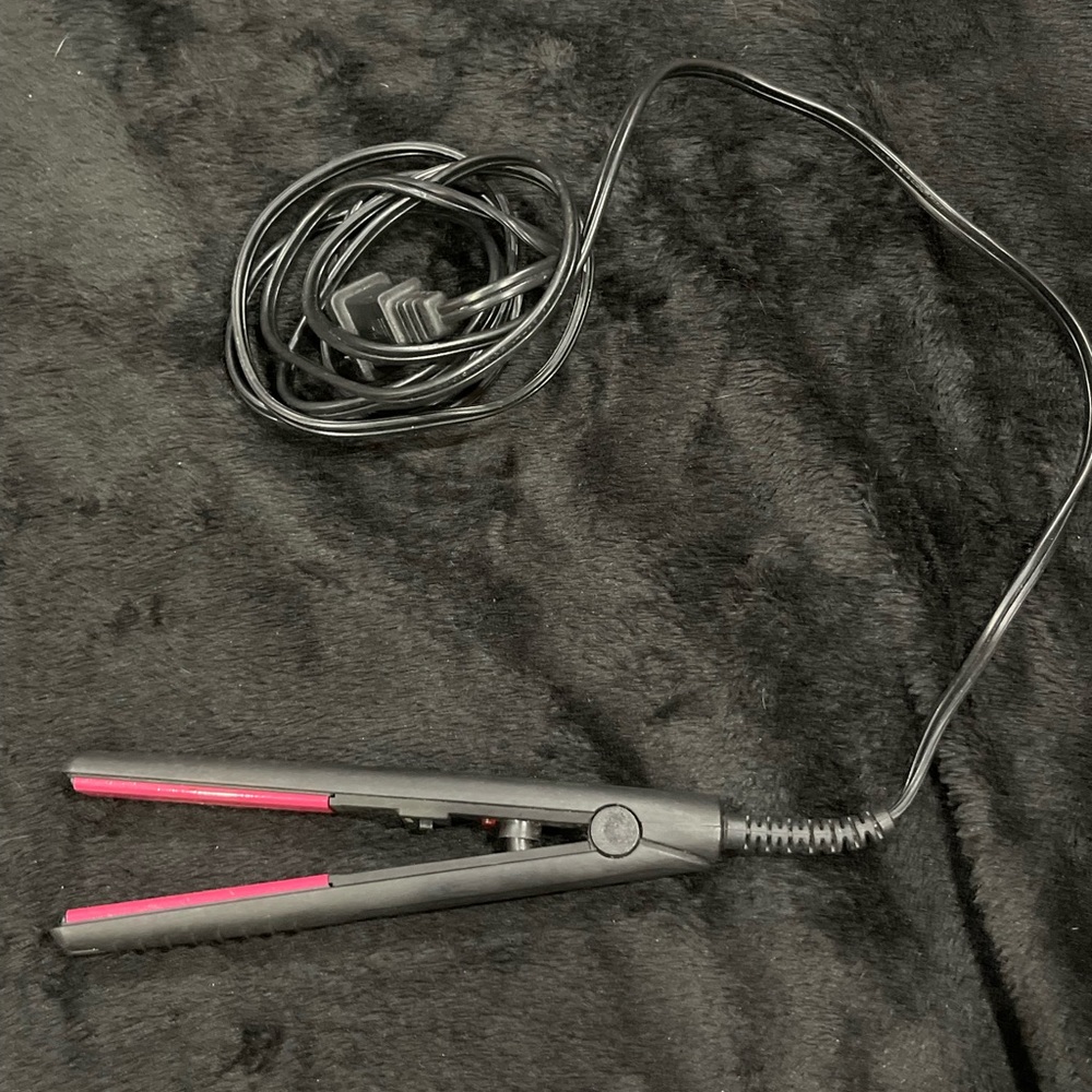 Travel Mini Flat Iron, Purse Size, Revlon Perfect Hair Straightener Heat Pink